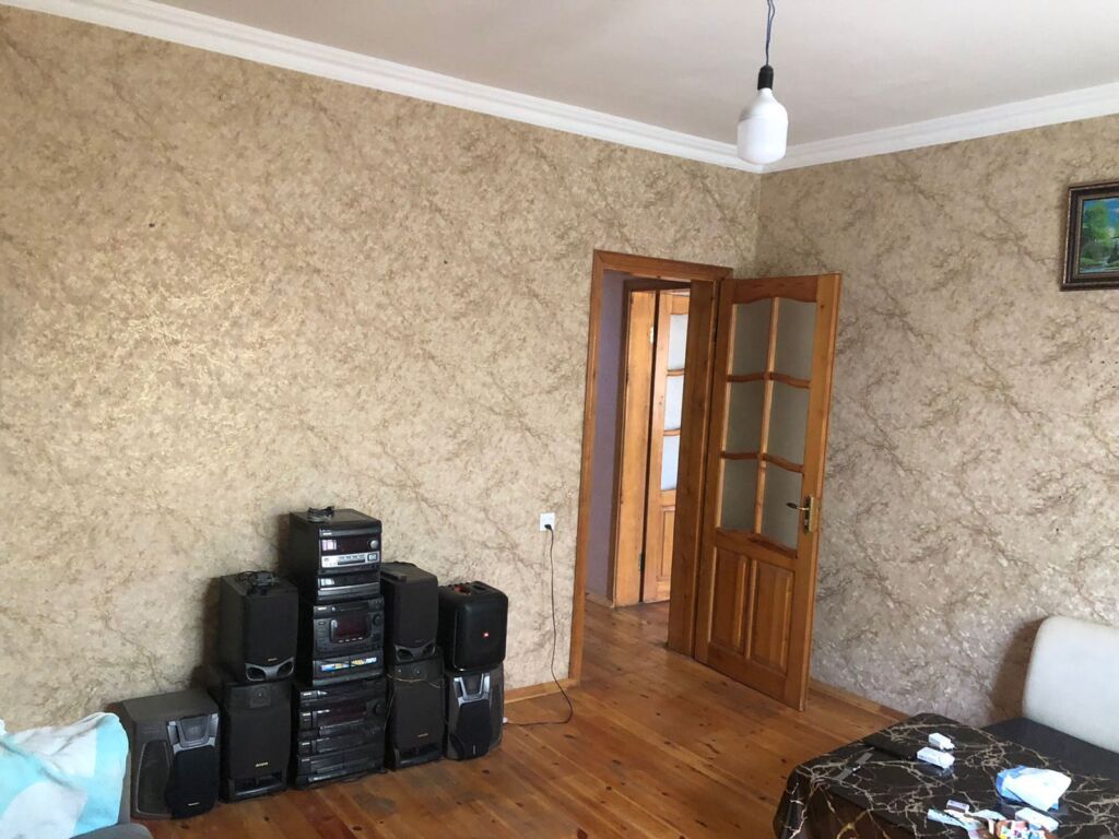 90 kv. m, 3 otaqlı, Su, İnternet, İşıq