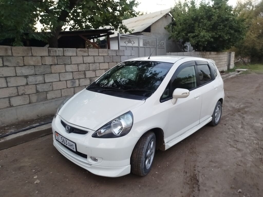 Honda Fit: 2002 г., 1.3 л, Автомат, Бензин, Хэтчбэк: фото 2