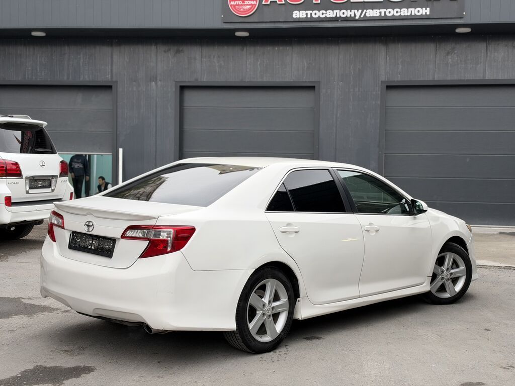 Toyota Camry: 2013 г., 2.5 л, Автомат, Бензин, Седан: фото 2