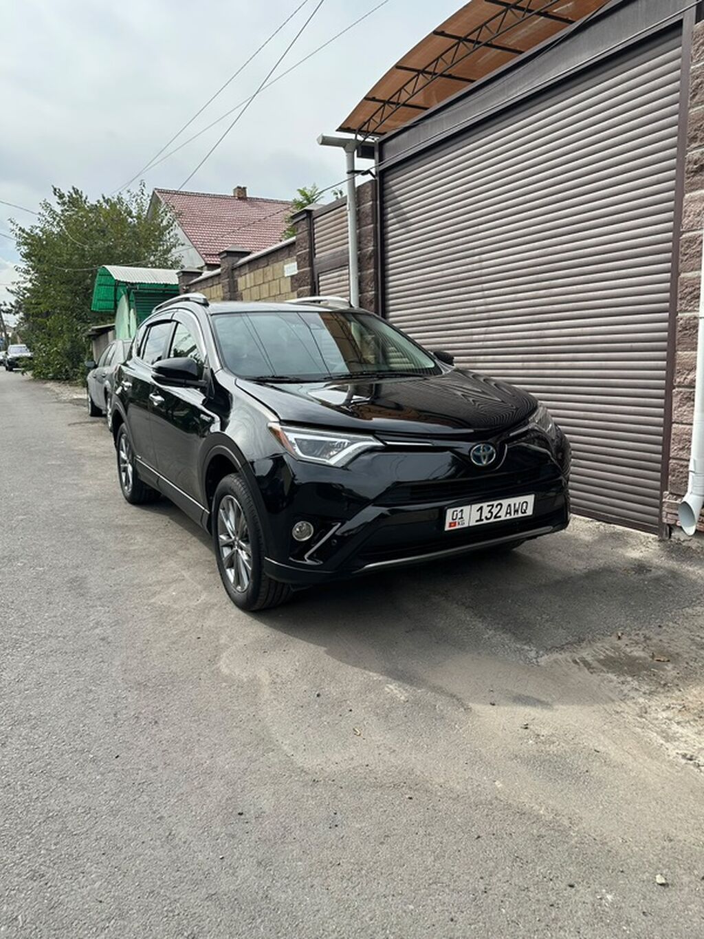 Toyota RAV4: 2017 г., 2.5 л, Автомат, Гибрид, Кроссовер