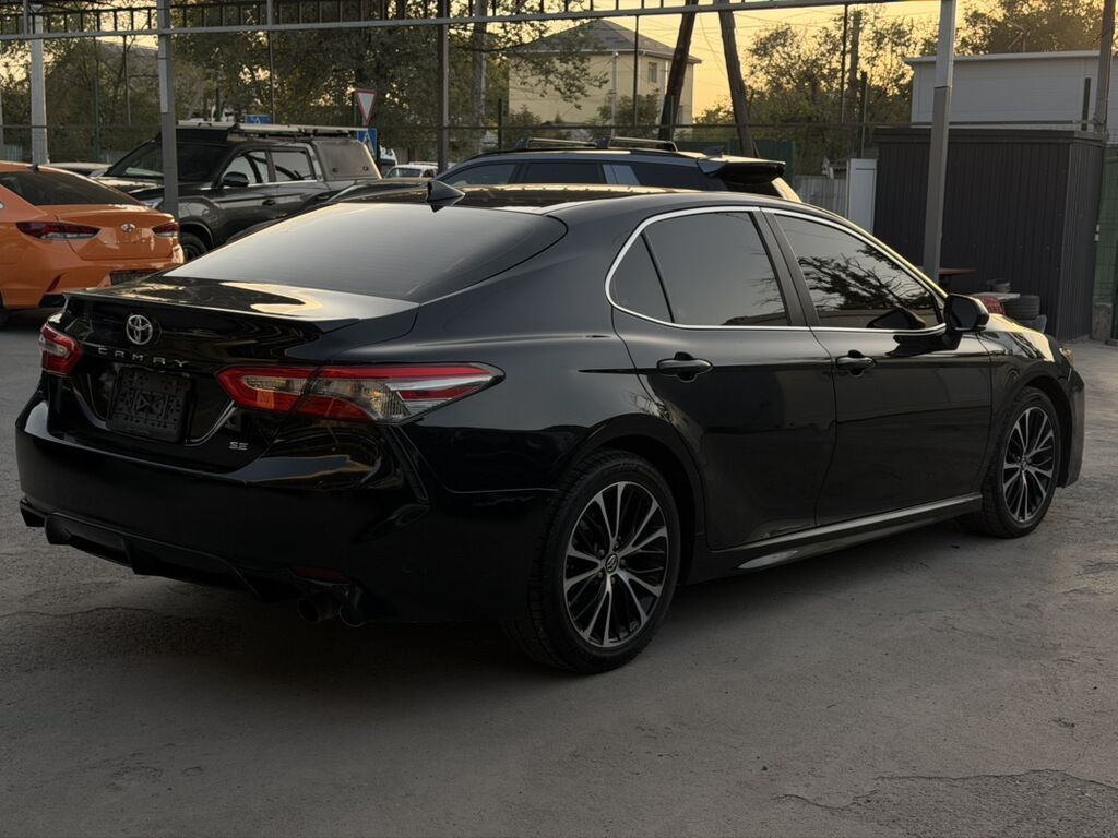 Toyota Camry: 2018 г., 2.5 л, Автомат, Бензин, Седан: фото 4