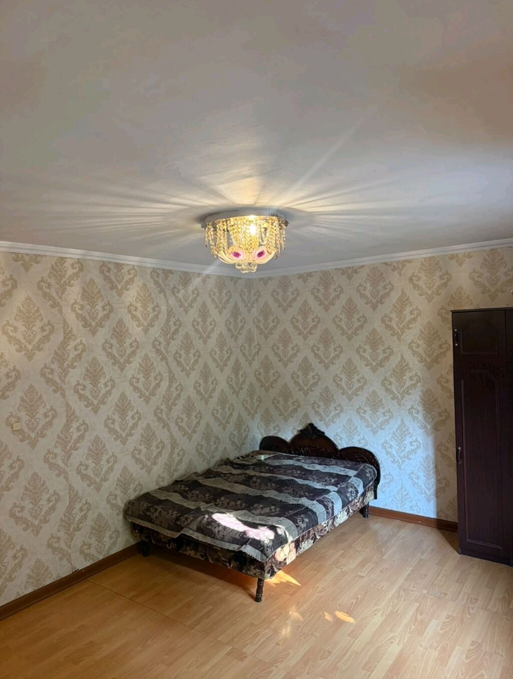 68 kv. m, 3 otaqlı, Telefon, Qaz, Kombi