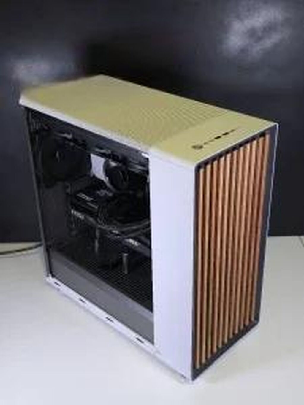 Desktop računari i radne stanice: Ryzen 7 9800X3D / RTX 5070 Ti / X870 / 64GB / 2TB – SM111PC Prodaja i