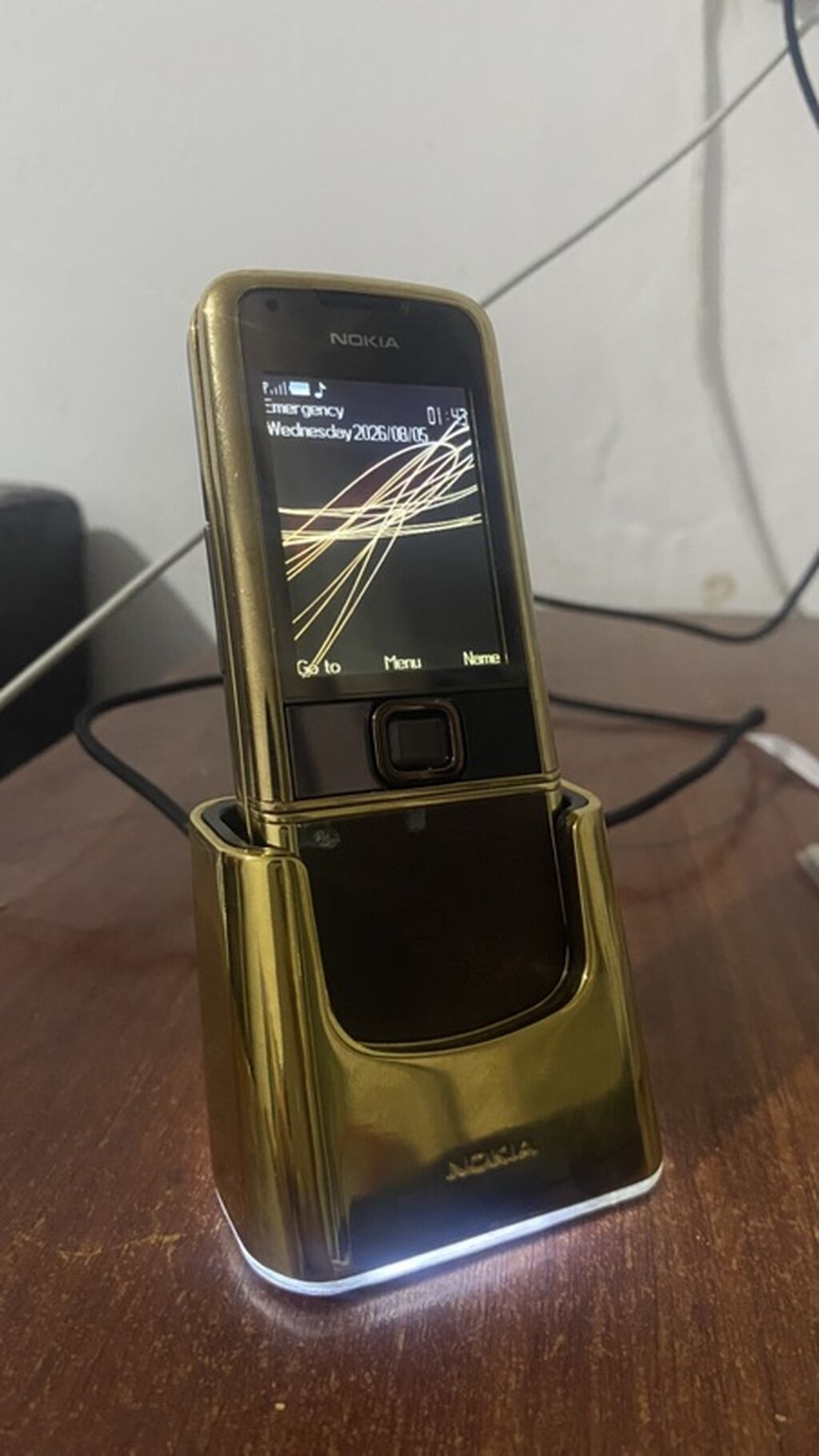 Nokia 1, Б/у, цвет - Золотой: фото 1
