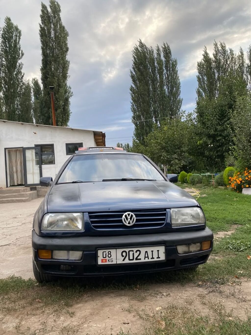 Volkswagen Vento: 1992 г., 1.8 л, Механика, Бензин, Седан: фото 2