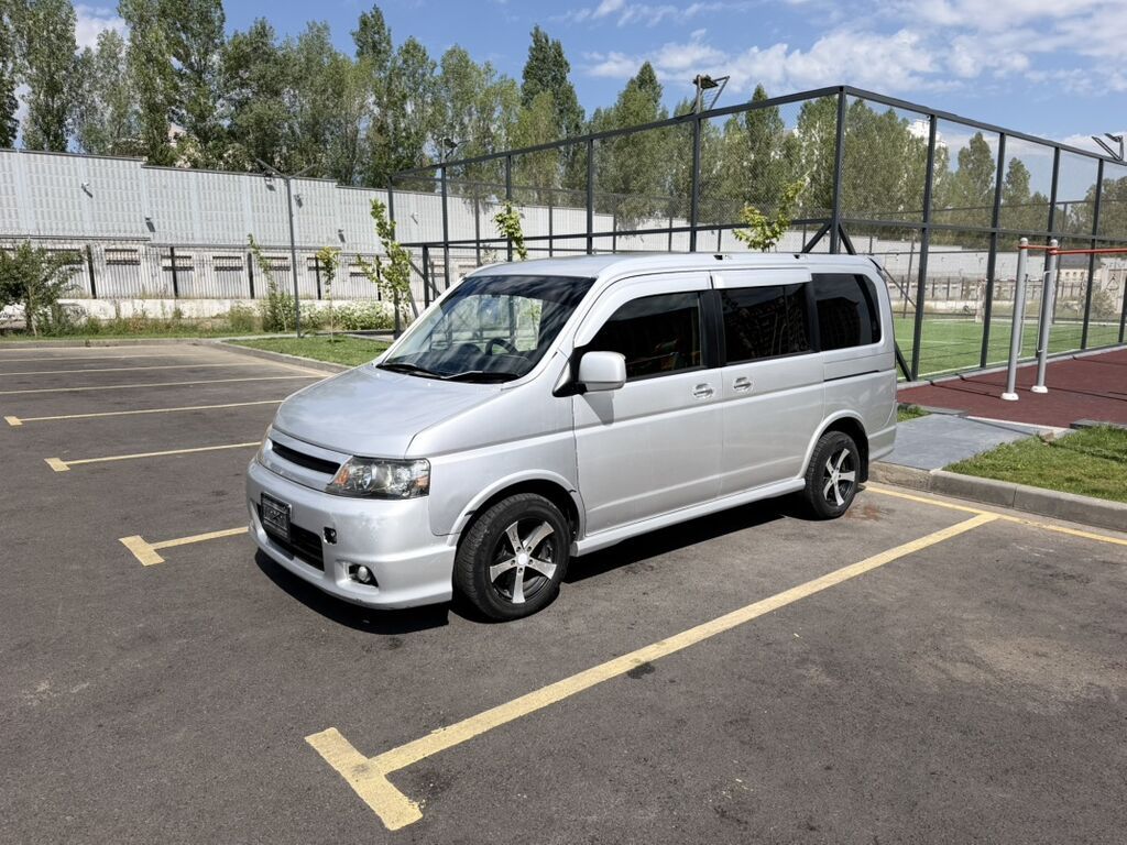 Honda Stepwgn: 2003 г., 2 л, Автомат, Бензин, Минивэн: фото 2