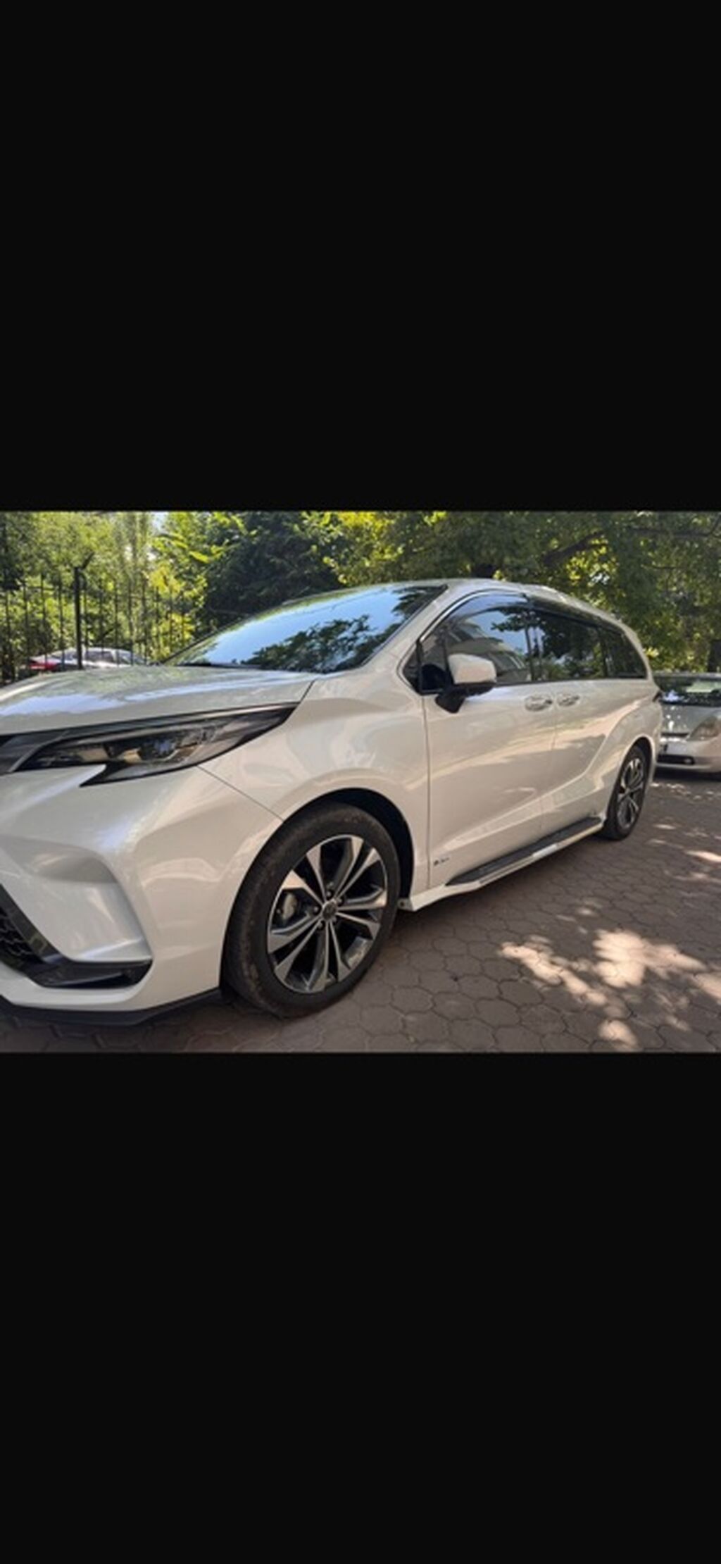 Toyota Granvia: 2024 г., 2 л, Автомат, Гибрид, Минивэн: фото 1