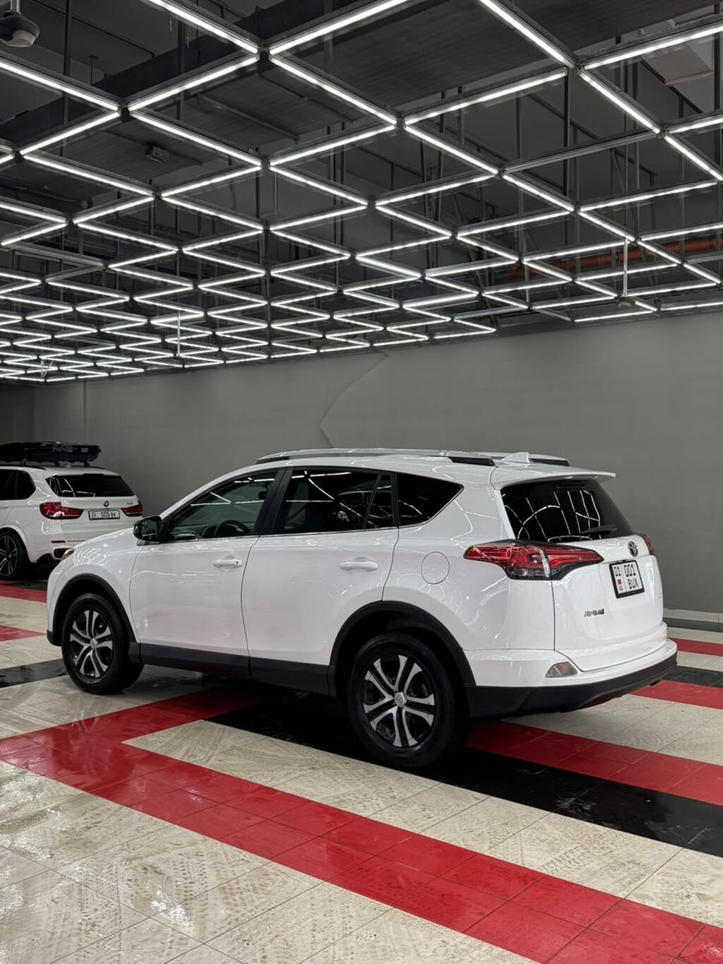 Toyota RAV4: 2015 г., 2.5 л, Автомат, Бензин, Кроссовер: фото 2