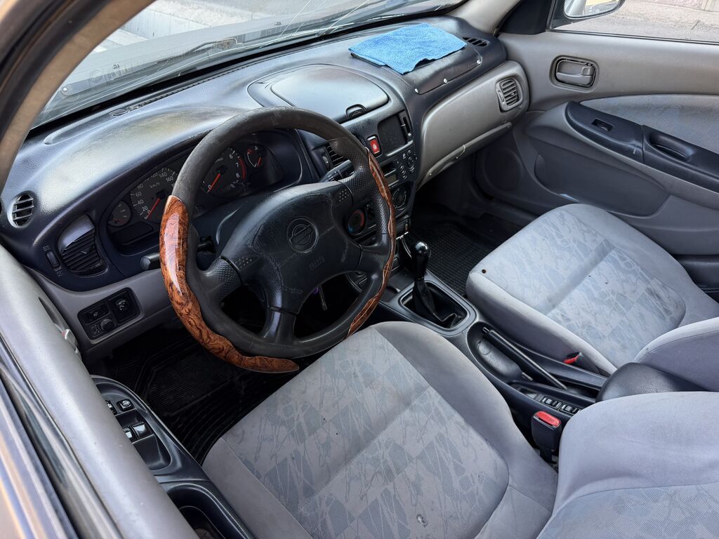 Nissan Almera: 2000 г., 1.8 л, Механика, Бензин, Седан: фото 4