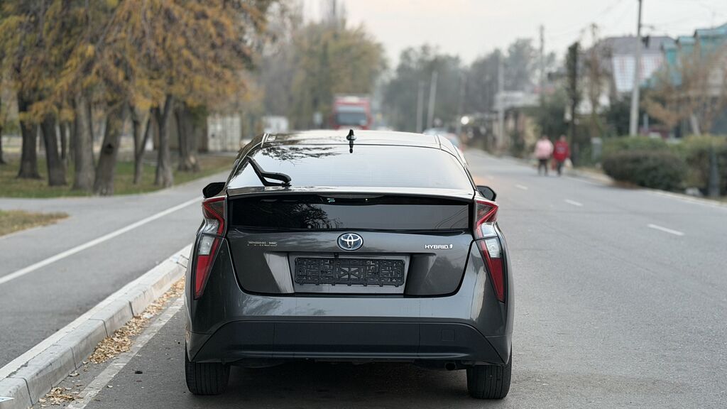 Toyota Prius: 2016 г., 1.8 л, Автомат, Гибрид, Седан: фото 4