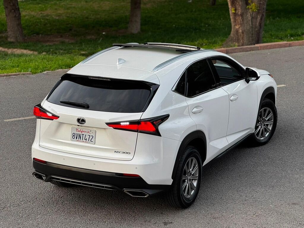 Lexus NX: 2021 г., 2 л, Автомат, Бензин, Кроссовер: фото 8
