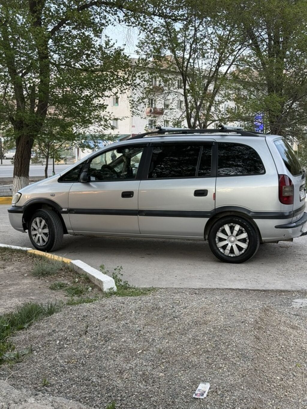 Opel Zafira: 2002 г., Механика, Бензин, Минивэн: фото 3