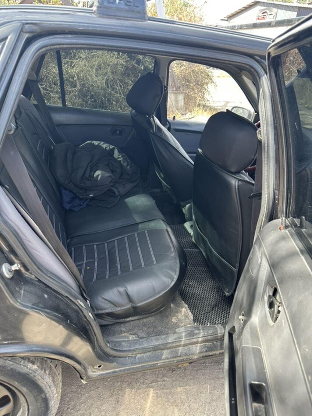 Daewoo Nexia: 2011 г., 1.5 л, Механика, Бензин, Седан: фото 5