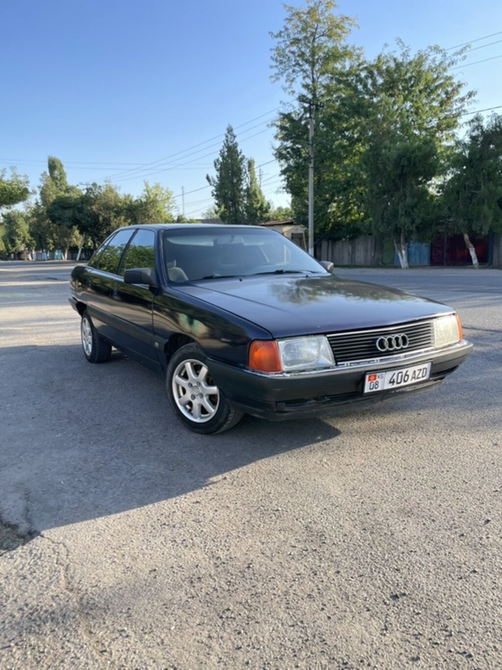 Audi 100: 1990 г., 1.8 л, Механика, Бензин, Седан: фото 2