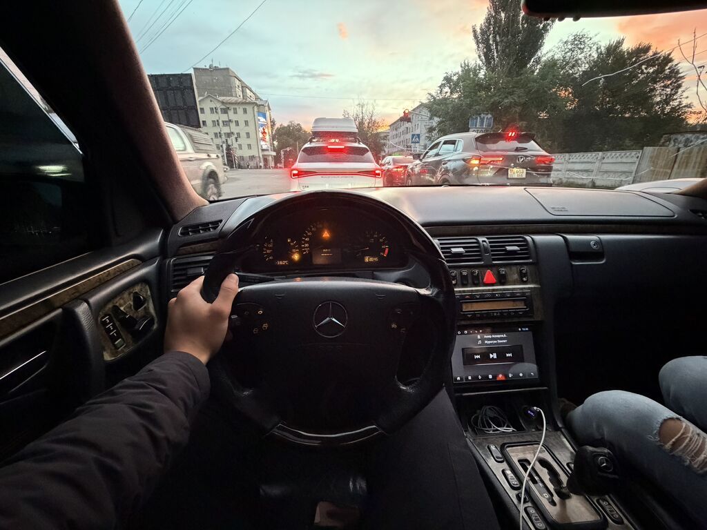 Mercedes-Benz E-Class: 2001 г., 4.3 л, Автомат, Бензин, Седан: фото 6