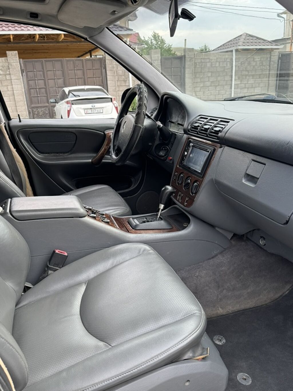 Mercedes-Benz ML-Class: 1999 г., 4.3 л, Автомат, Газ, Внедорожник: фото 7