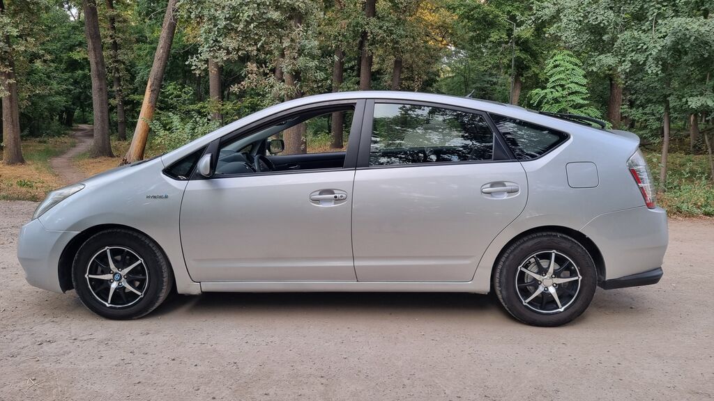 Toyota Prius: 2006 г., 1.5 л, Автомат, Гибрид, Хэтчбэк: фото 4