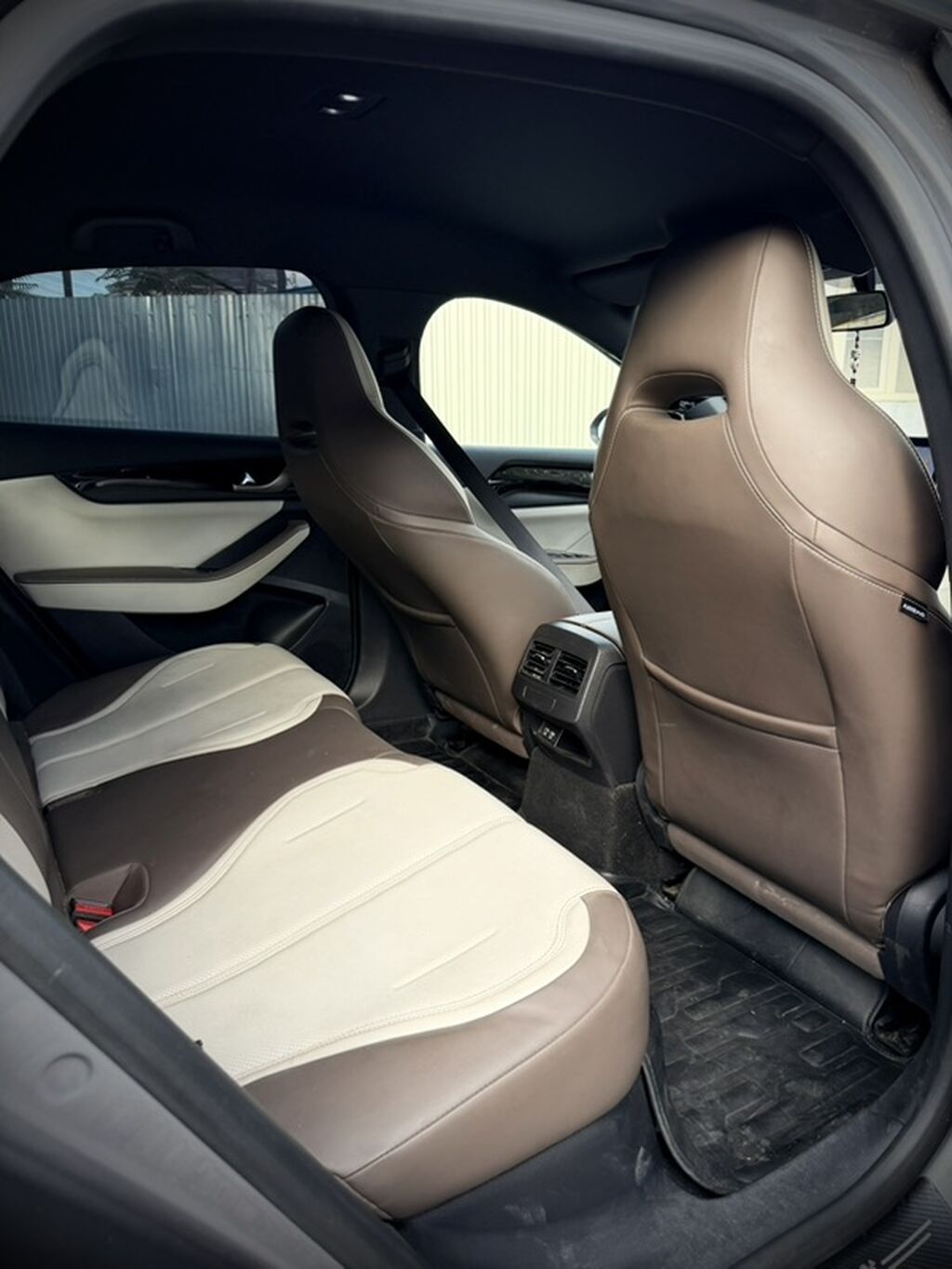 BYD Qin: 2023 г., 1.5 л, Вариатор, Гибрид, Седан: фото 7