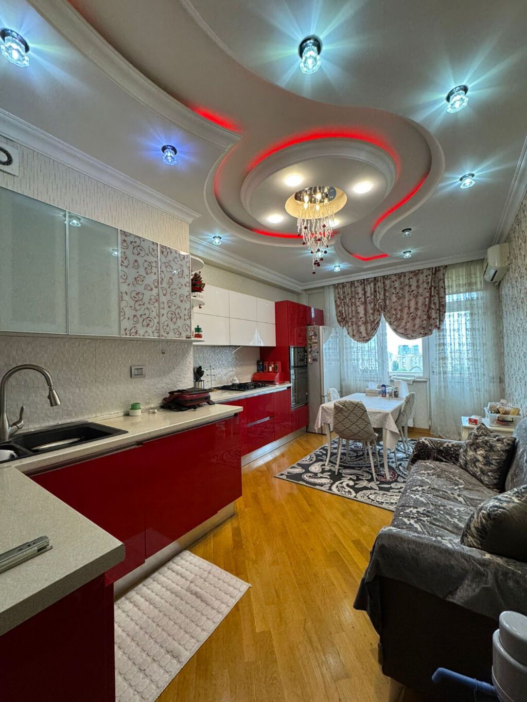 3 otaqlı, Yeni tikili, 138 kv. m