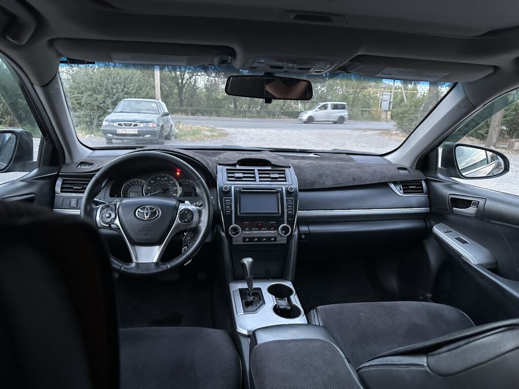 Toyota Camry: 2012 г., Автомат, Седан: фото 3