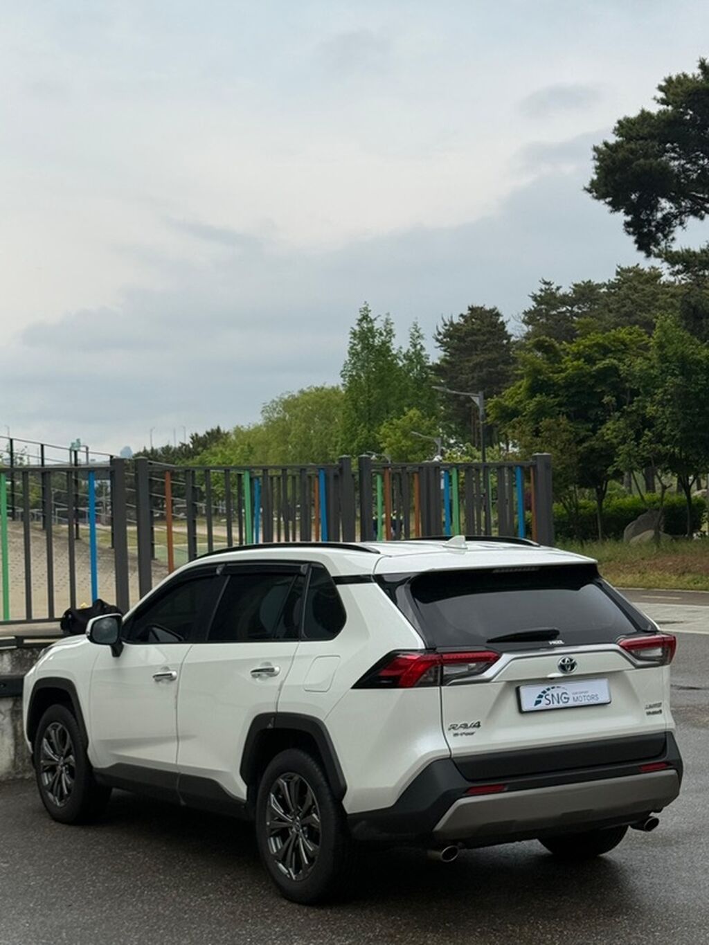 Toyota RAV4: 2022 г., 2.5 л, Автомат, Гибрид, Кроссовер — фото 5