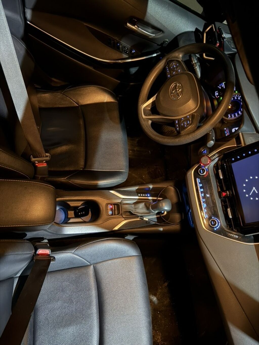 Toyota Corolla: 2019 г., 1.8 л, Автомат, Гибрид, Седан: фото 5