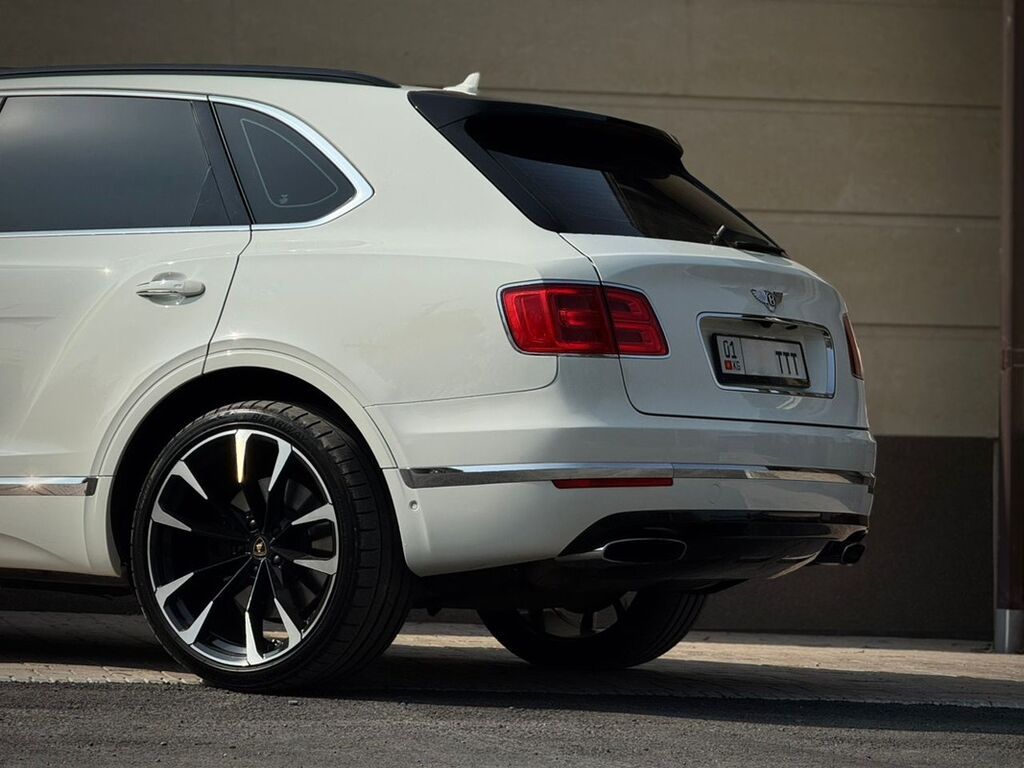 Bentley Bentayga: 2019 г., 4 л, Автомат, Бензин, Кроссовер: фото 8