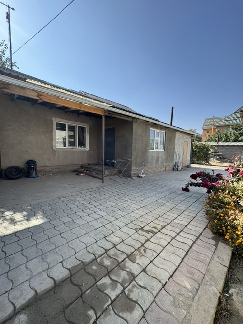 2 комнаты, 60 м², 4 соток, Бишкек, Селекционное с. Риэлтор: фото 2