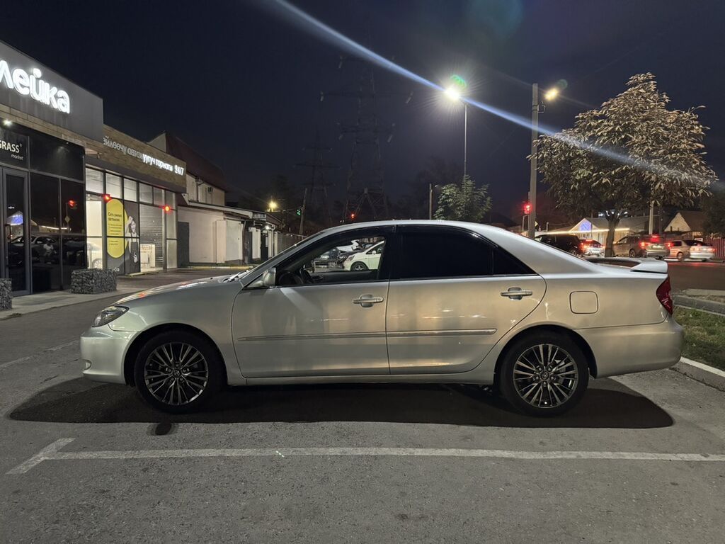 Toyota Camry: 2002 г., 2.4 л, Автомат, Бензин, Седан: фото 2