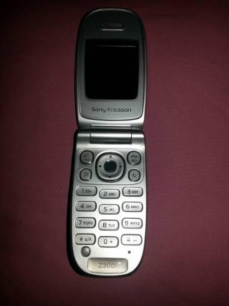 Sony Ericsson: Sony Ericsson z300i , πληρως λειτουργικο χωρις φορτιστη σε lalafo.gr Sony Ericsson z300i , πληρως λειτουργικο χωρις φορτιστη σε Νίκαια