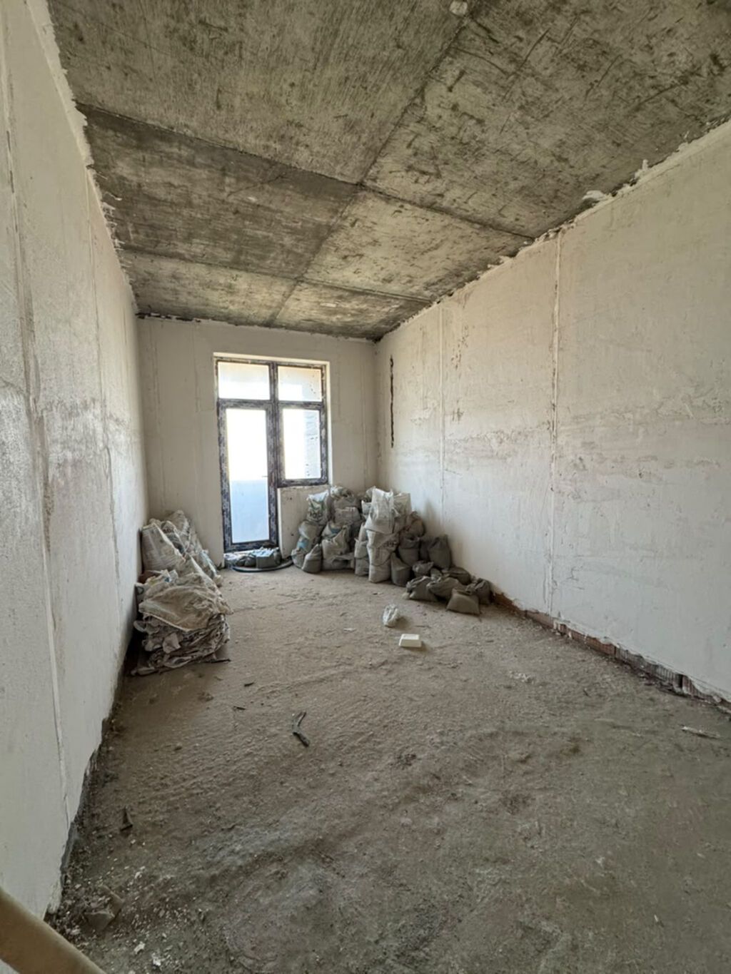 3 otaqlı, Yeni tikili, m. 20 Yanvar, 122 kv. m