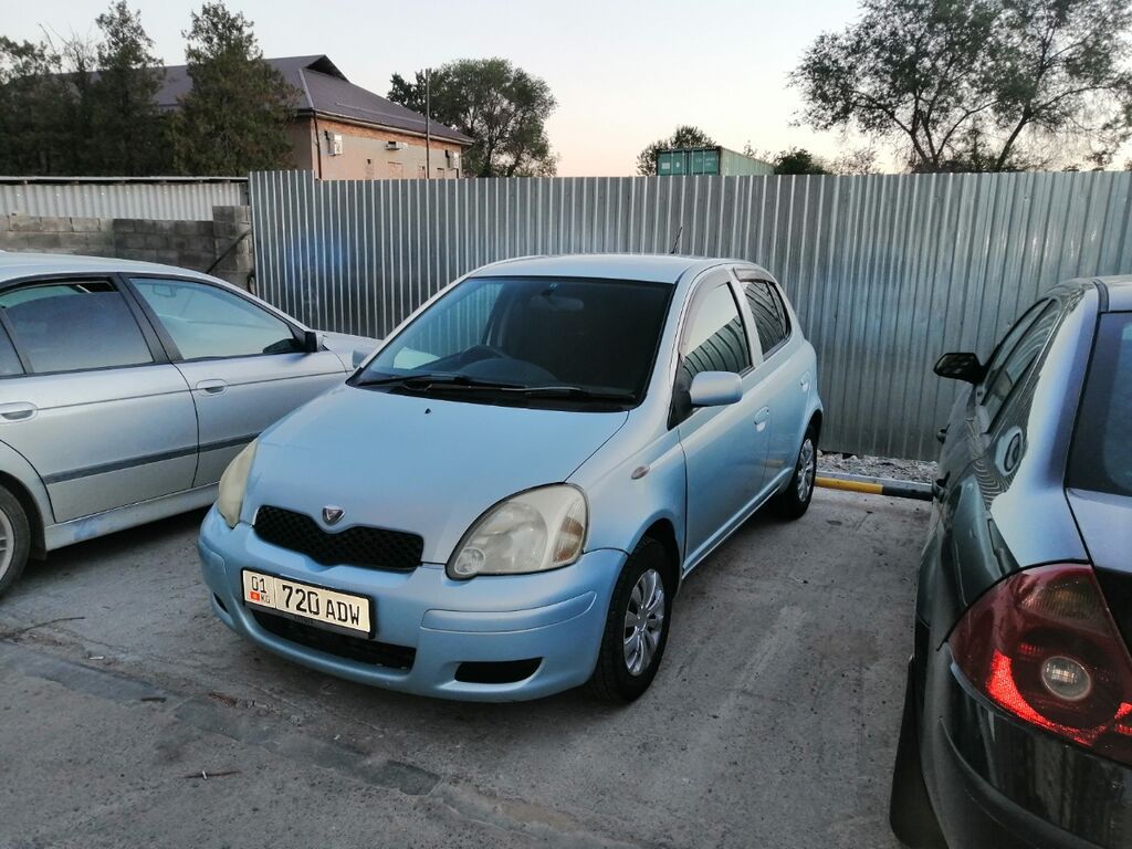 Toyota Vitz: 2003 г., 1.3 л, Автомат, Бензин, Хэтчбэк: фото 4