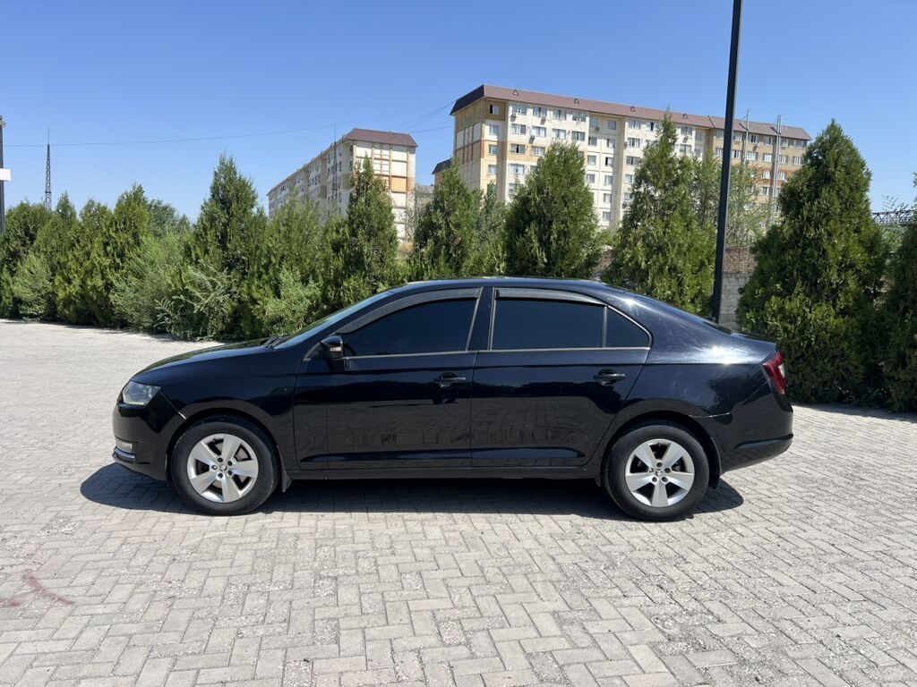 Skoda Rapid: 2018 г., 1.6 л, Автомат, Бензин, Седан: фото 6
