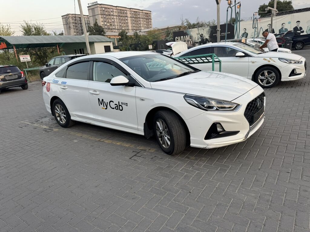 Hyundai Sonata: 2019 г., 2 л, Автомат, Газ, Седан: фото 2