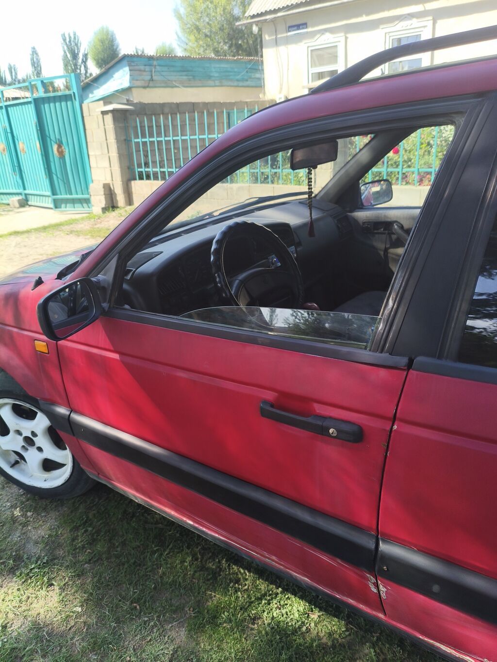 Volkswagen Passat Variant: 1993 г., 1.8 л, Механика, Универсал: фото 4