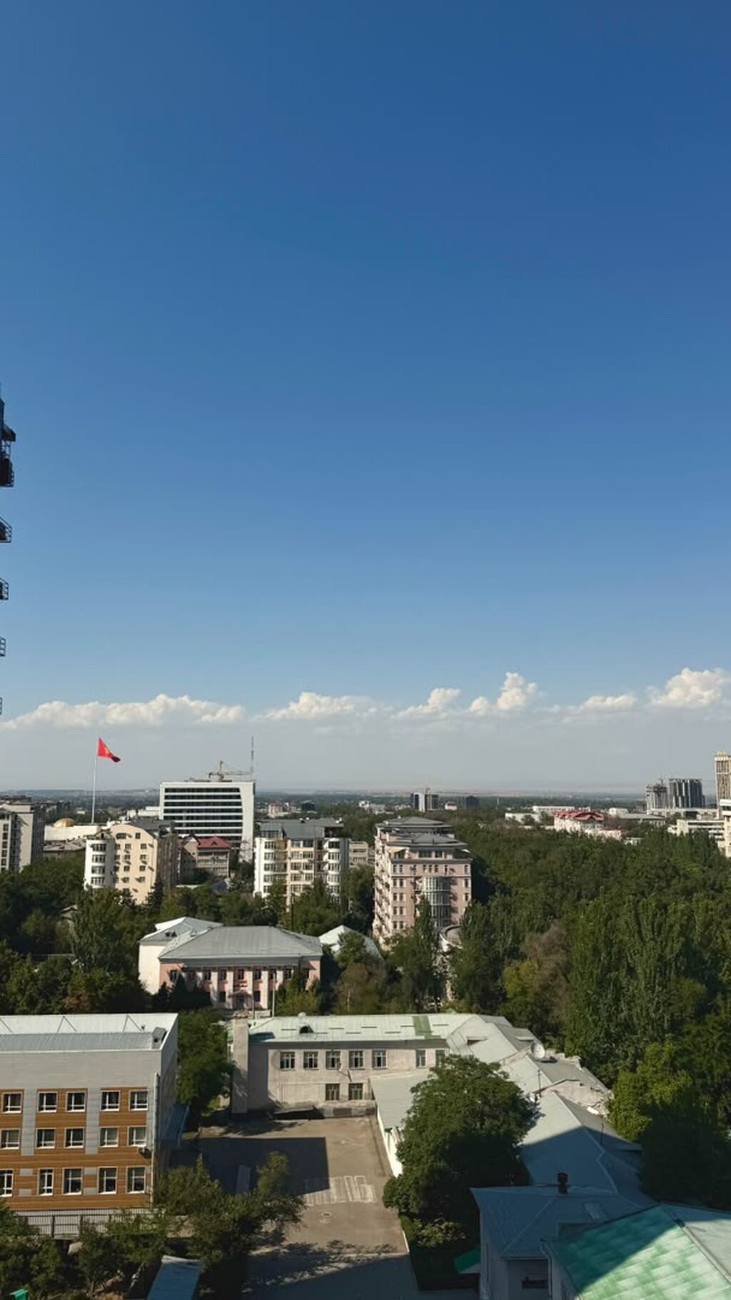 Сдаю в аренду 3-х комнатную квартиру в самом центре города на: фото 3