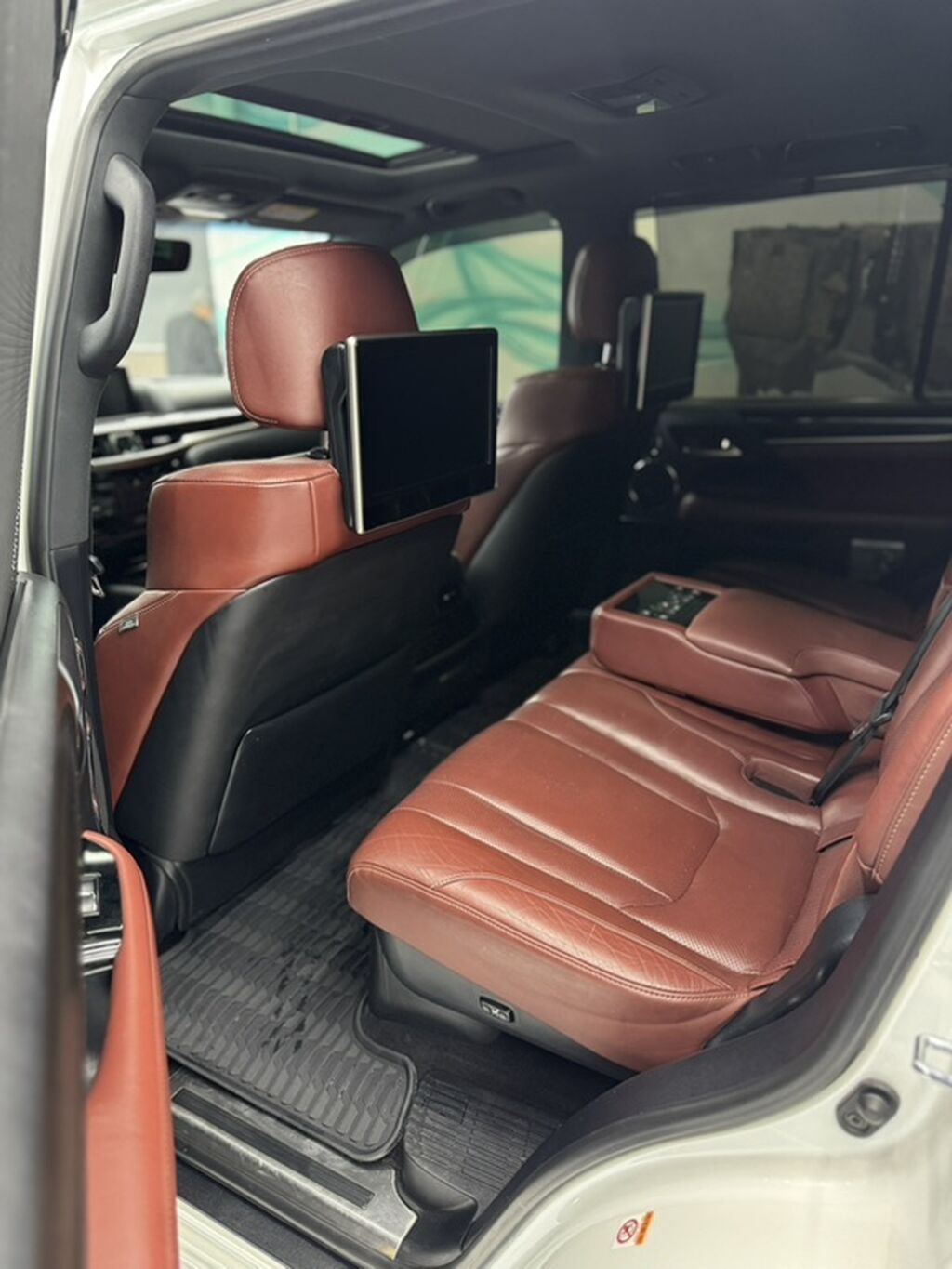Lexus LX: 2018 г., 5.7 л, Автомат, Бензин, Внедорожник: фото 6