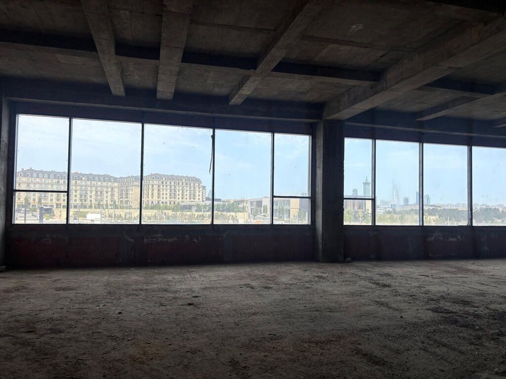 Ağ Şəhərdə 1100 m² PREMIUM KOMMERSİYA OBYEKTİ — SATILIR Yer: Ağ