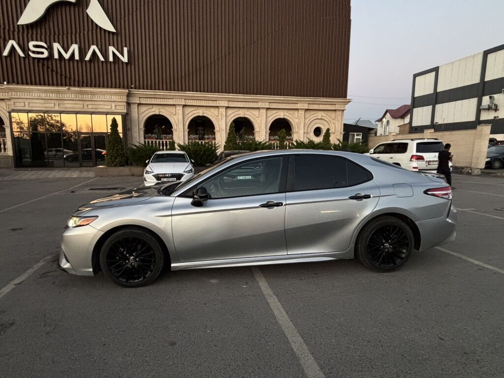 Toyota Camry: 2019 г., 2.5 л, Автомат, Бензин, Седан: фото 3