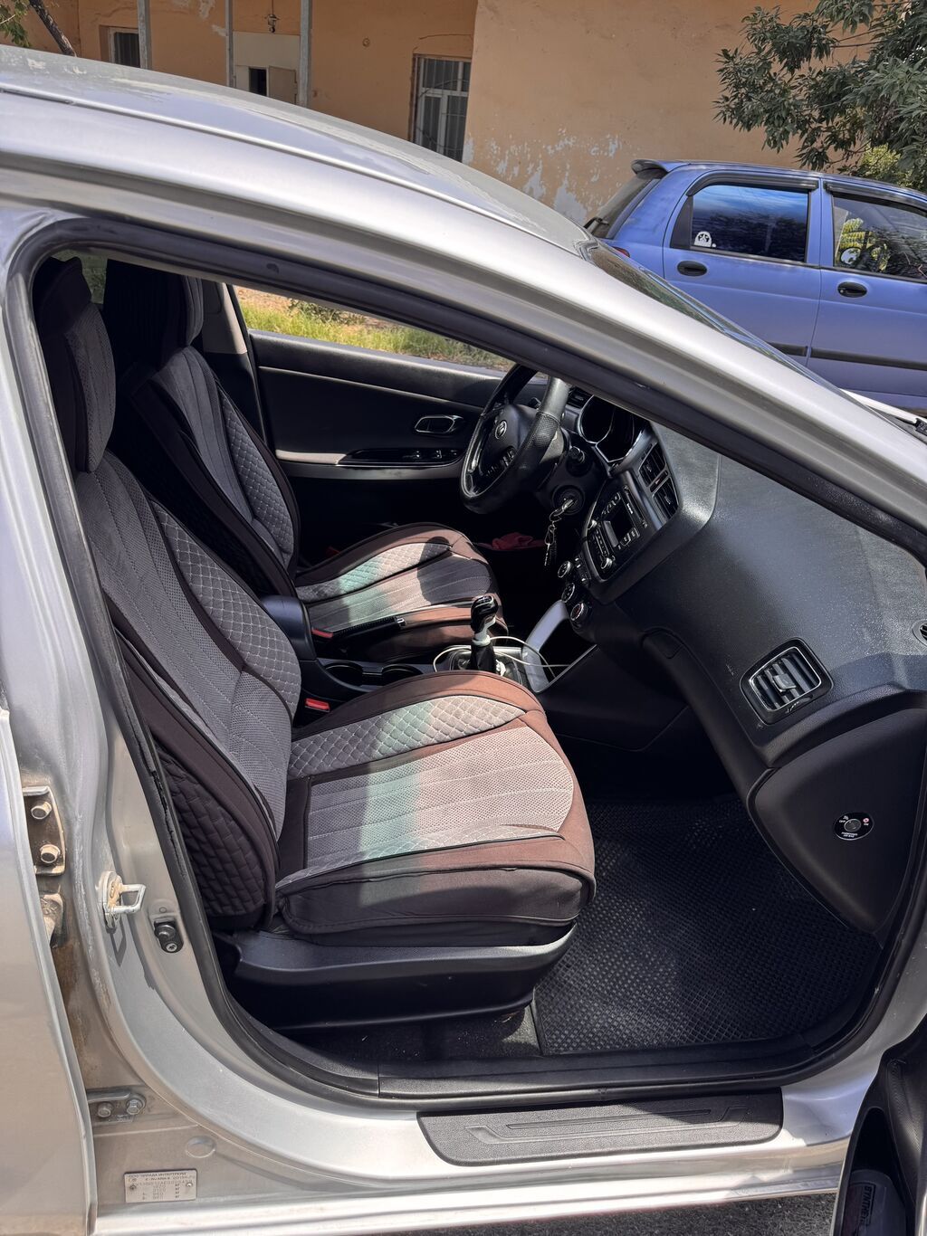Kia Ceed: 2013 г., 1.6 л, Механика, Бензин, Хэтчбэк: фото 8