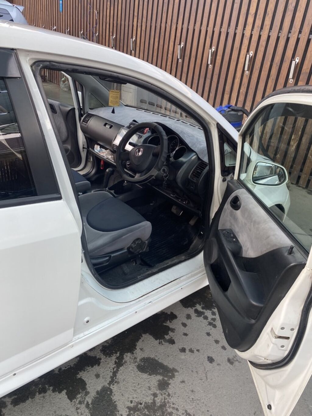 Honda Fit: 2002 г., 1.5 л, Автомат, Бензин, Хэтчбэк: фото 5