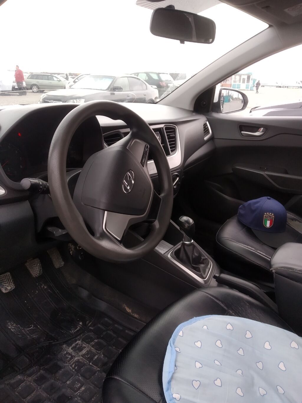 Hyundai Solaris: 2017 г., 1.4 л, Механика, Бензин, Седан: фото 4