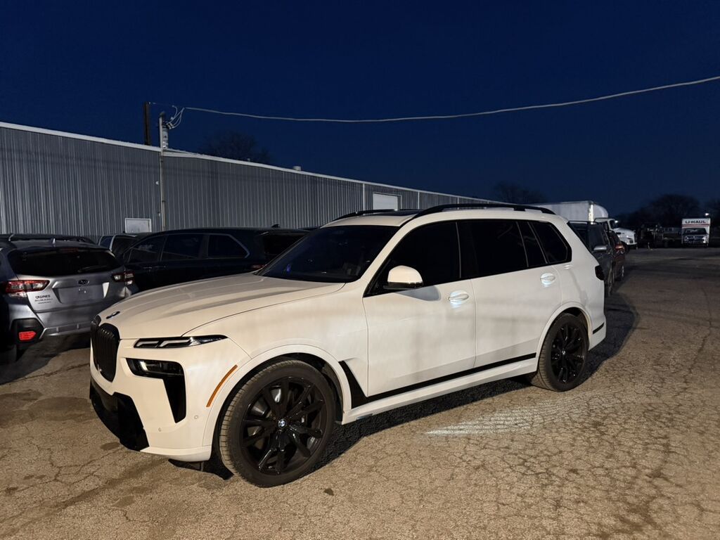 BMW X7: 2023 г., Автомат, Внедорожник — фото 2