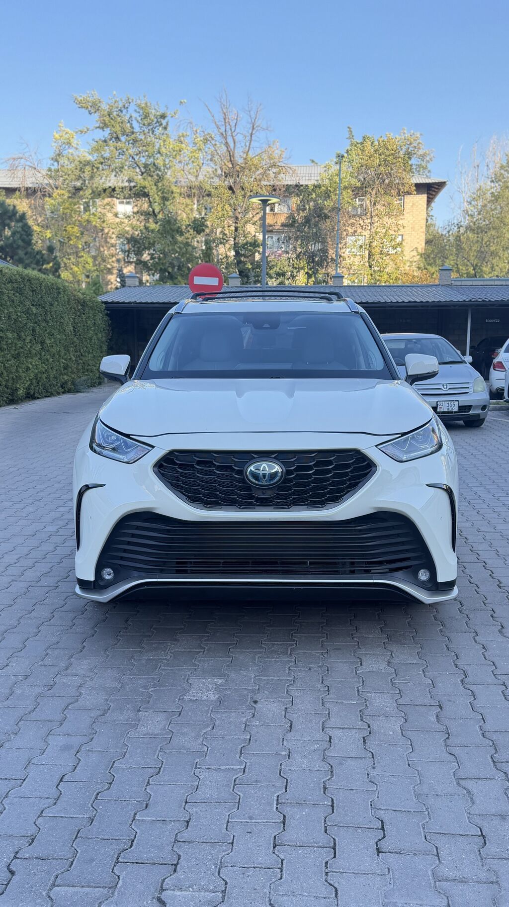 Toyota Highlander: 2021 г., 2.5 л, Автомат, Гибрид, Кроссовер: фото 1