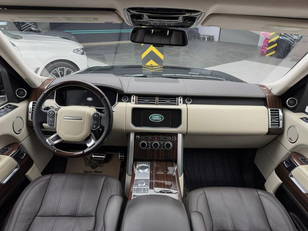Land Rover Range Rover: 2016 г., 5 л, Автомат, Бензин, Внедорожник: фото 7