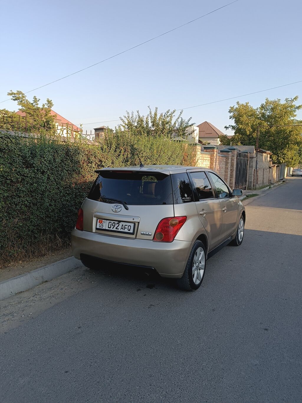 Toyota Ist: 2003 г., 1.3 л, Автомат, Бензин, Хэтчбэк: фото 2