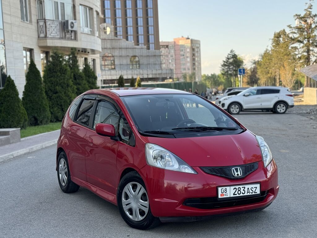 Honda Fit: 2009 г., 1.5 л, Автомат, Бензин, Хэтчбэк: фото 2