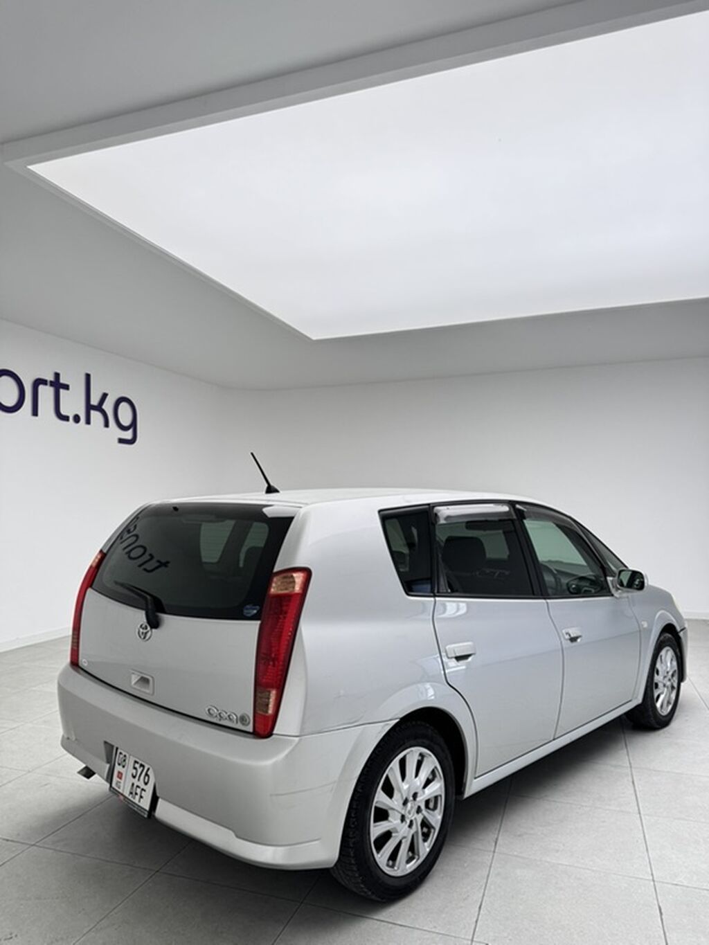 Toyota Opa: 2003 г., 1.8 л, Автомат, Бензин, Хэтчбэк: фото 4