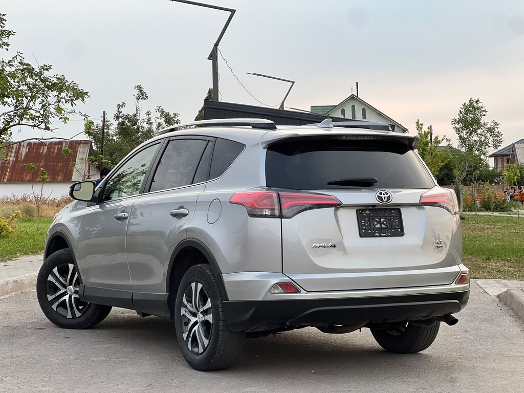 Toyota RAV4: 2018 г., 2.5 л, Автомат, Бензин: фото 2