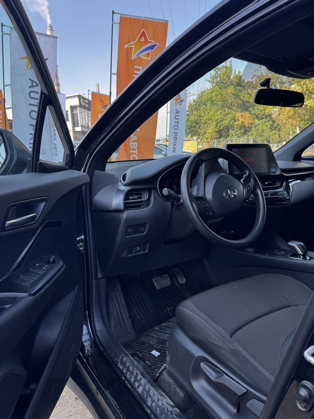 Toyota C-HR: 2021 г., Электромобиль, Кроссовер: фото 6